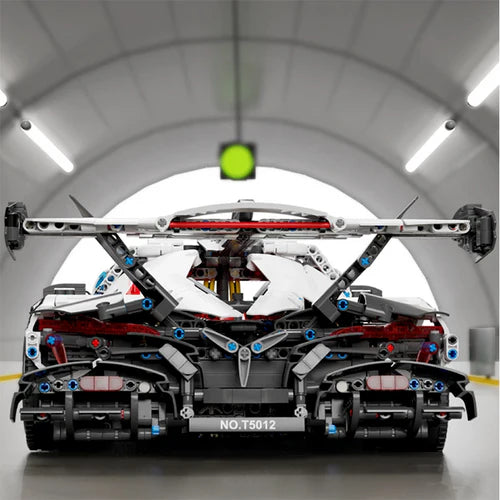 Hypercar Intense Emotion Édition Satin 3667 pièces