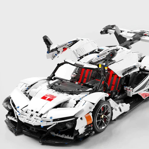 Hypercar Intense Emotion Édition Satin 3667 pièces